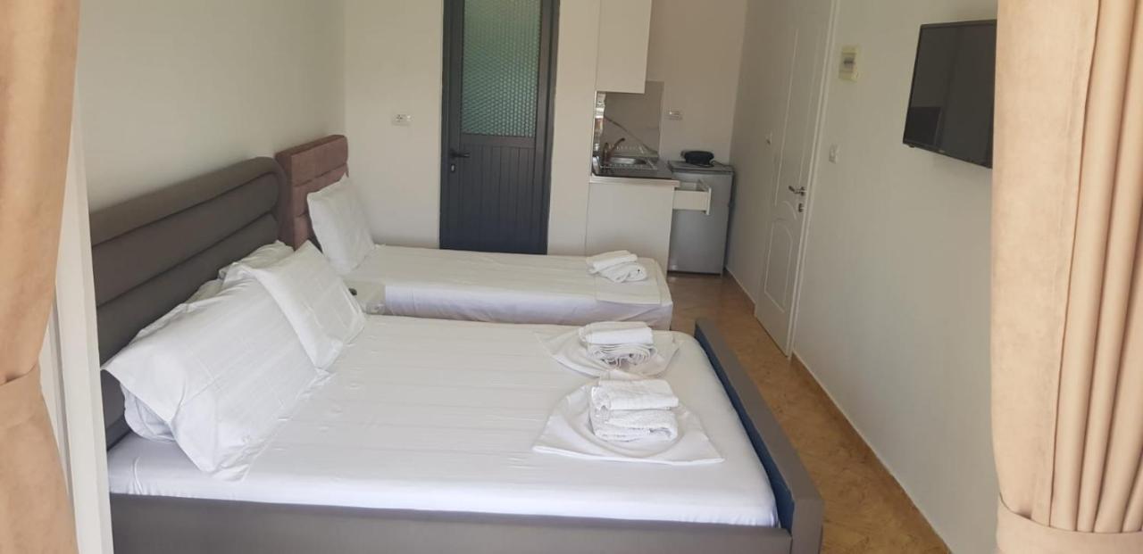 Apartments Villa Dovinefa Ksamil Esterno foto